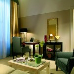 grand-hotel-de-la-minerve-junior-suite-sitting