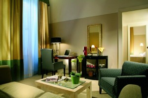 grand-hotel-de-la-minerve-junior-suite-sitting