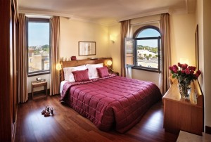 hotel-ponte-sisto-rome-rooms-luxury-club-aurora-01