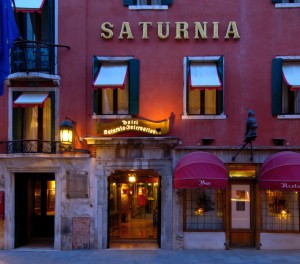 hotel-saturnia-international-hotel-facade